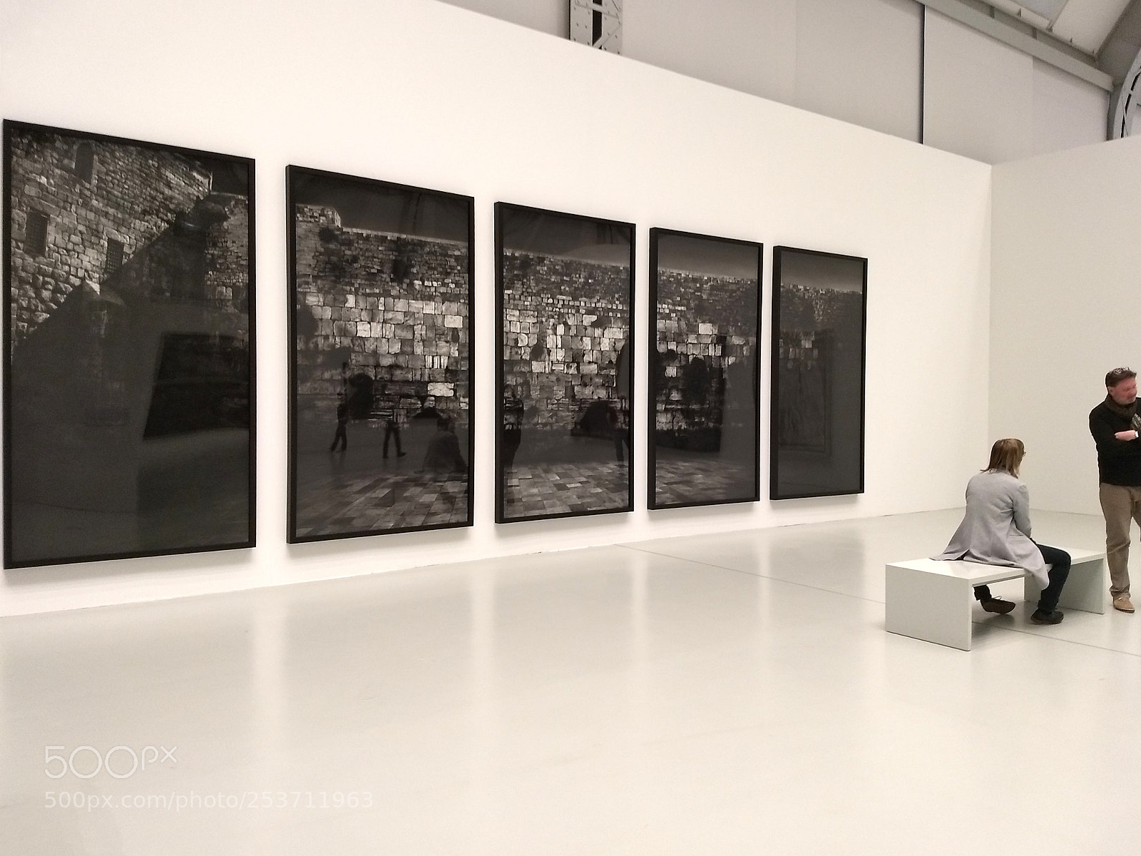 Motorola Moto G (5) Plus sample photo. Ausstellung - robert longo photography