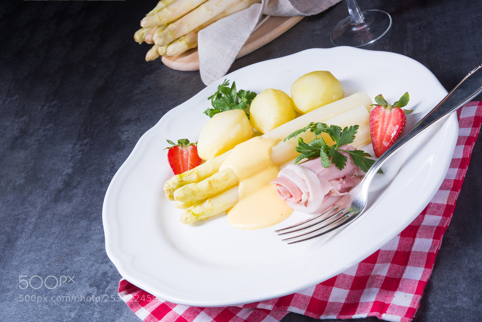 Nikon D810 sample photo. Asparagus with boiled ham photography