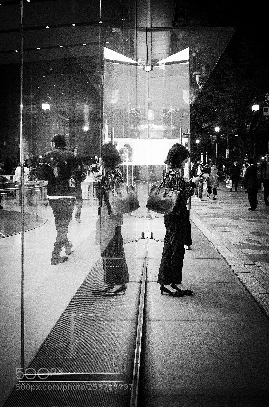 Ricoh GR II sample photo. Reflection photography