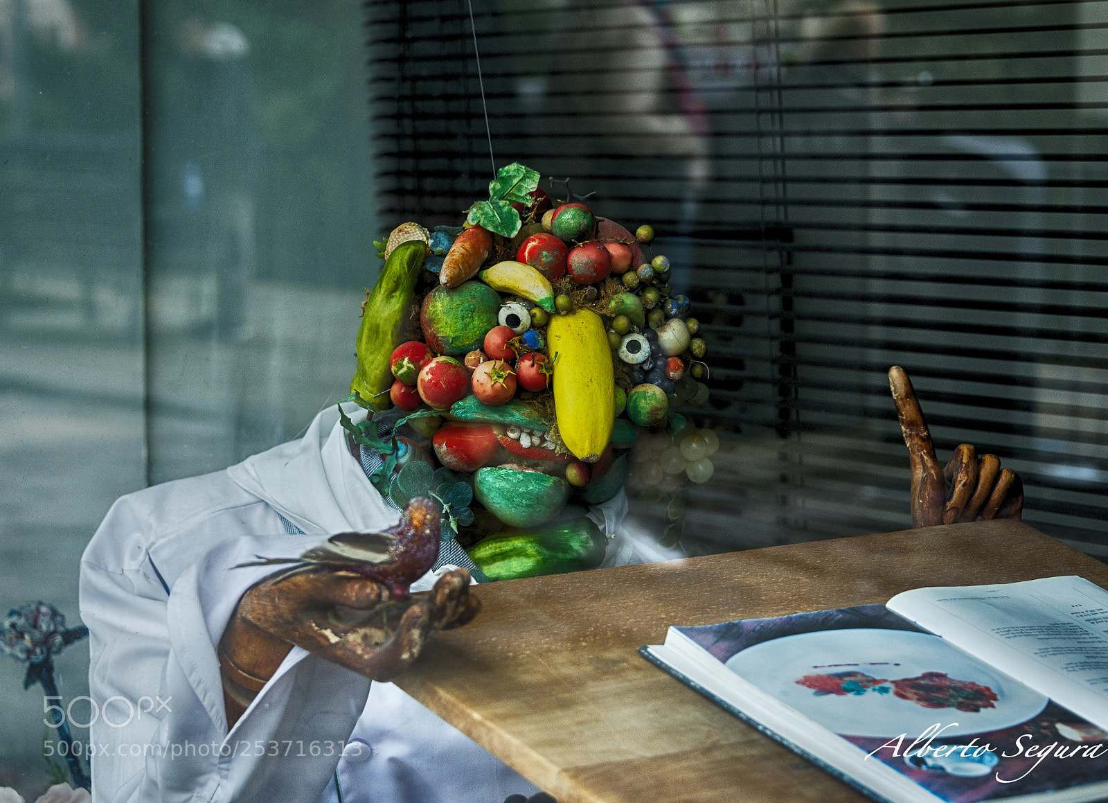 Nikon D610 sample photo. Fruit man photography