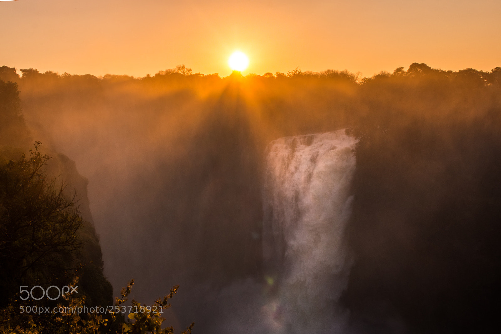 Canon EOS 70D sample photo. The misty sunset photography