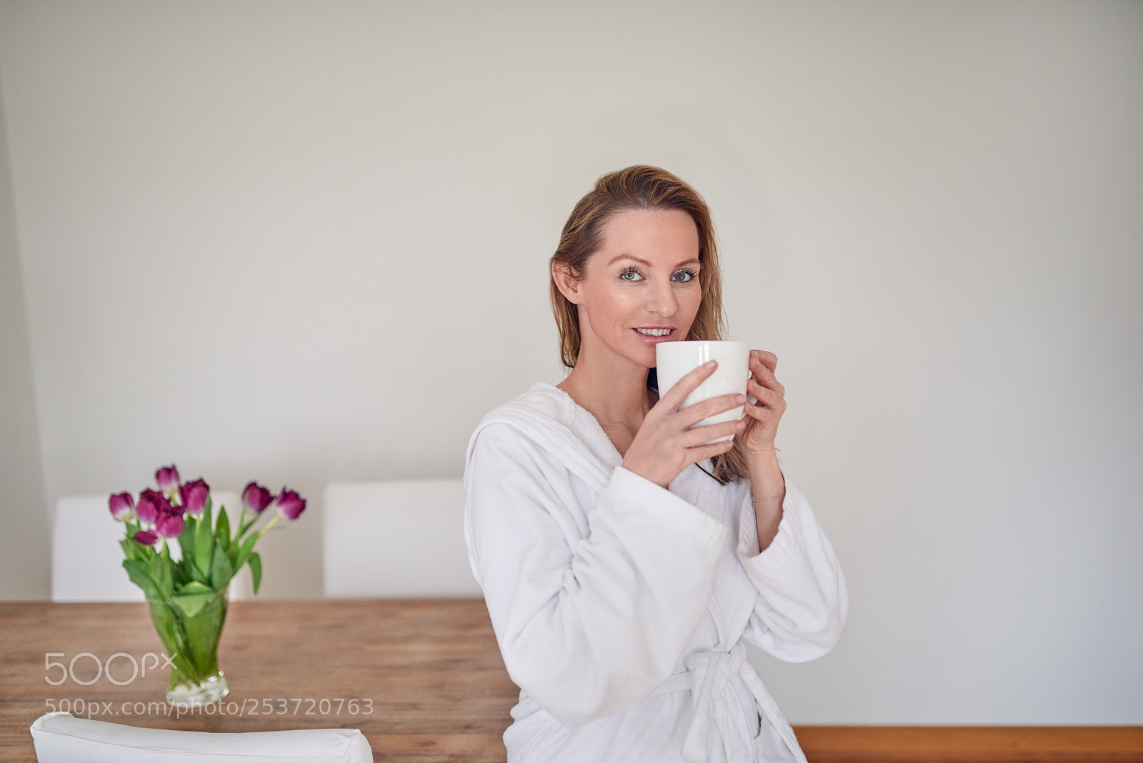 Nikon D800 sample photo. Attractive blond woman enjoying photography