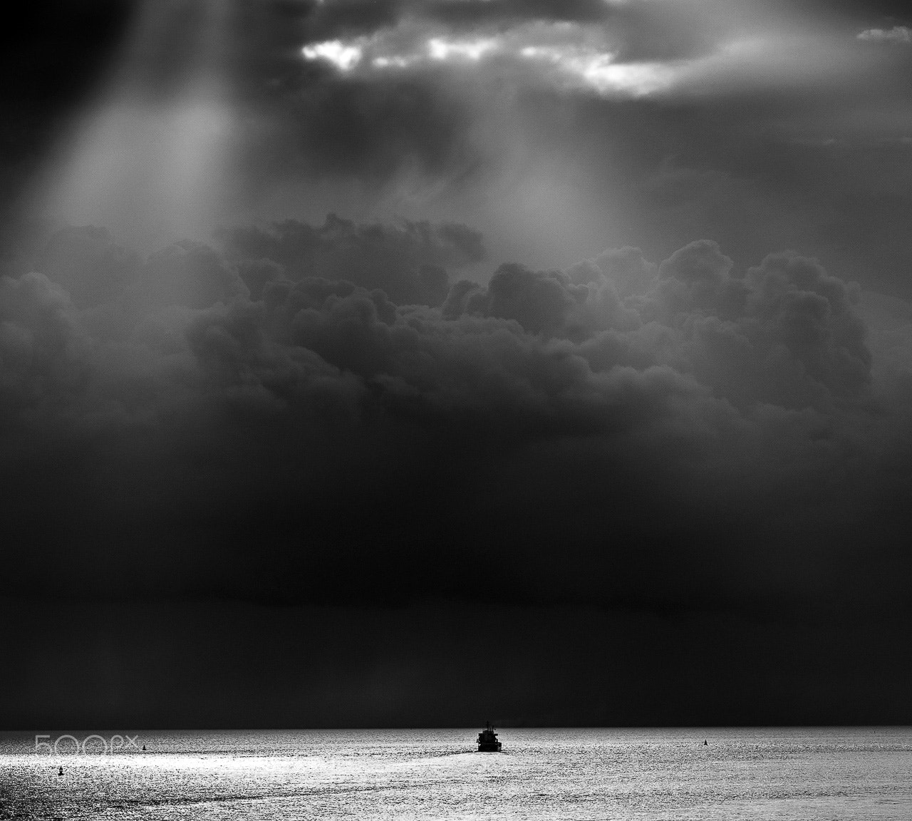 Sony SLT-A77 sample photo. Ridin the storm out photography