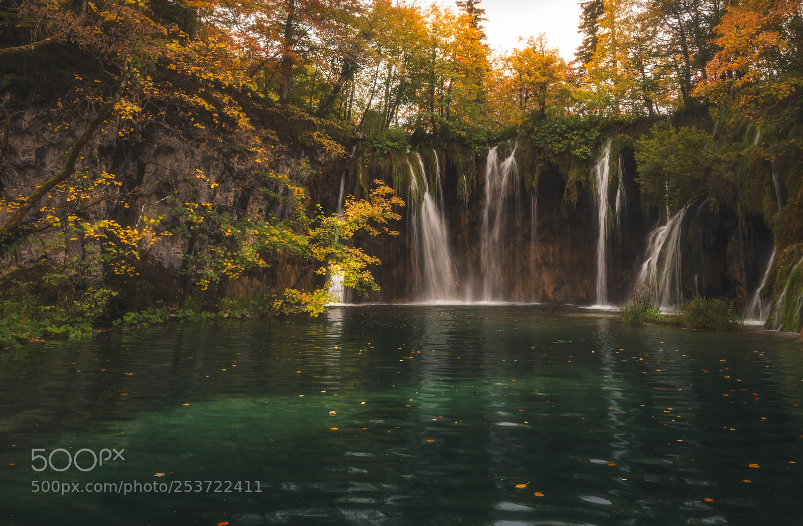 Nikon D610 sample photo. Autumn waterfalls photography