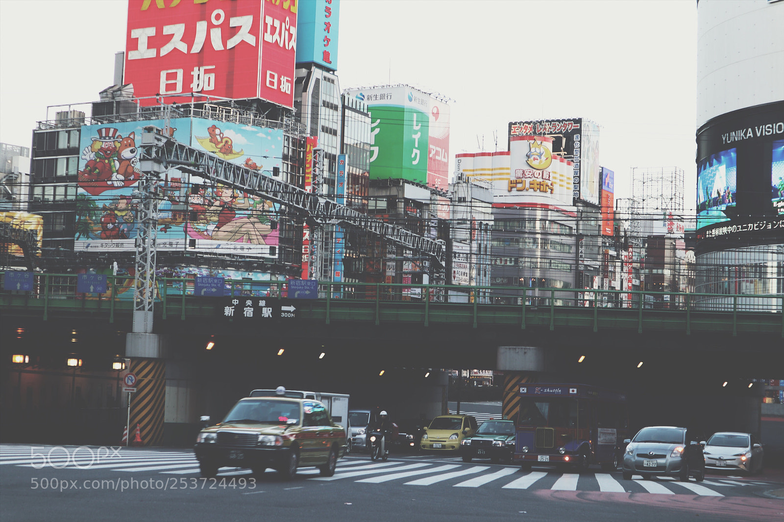 Canon EOS M5 sample photo. Shinjyuku  sta. photography