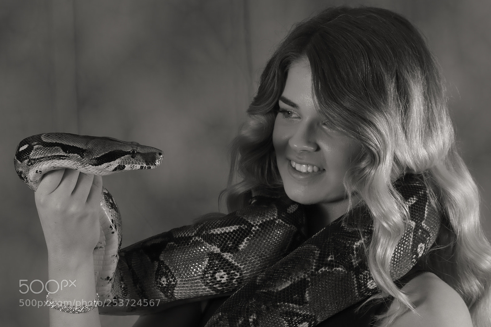 Canon EOS 7D Mark II sample photo. Hello photography
