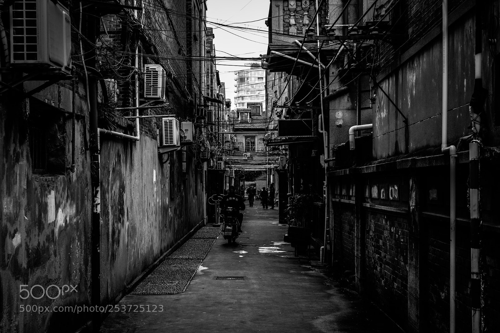 Canon EOS 80D sample photo. Alley photography