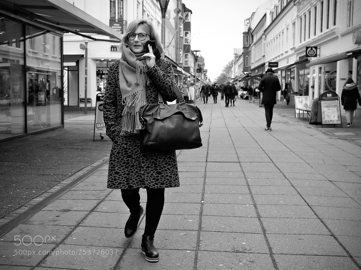Fujifilm X-Pro2 sample photo. Pedestrian street walk photography