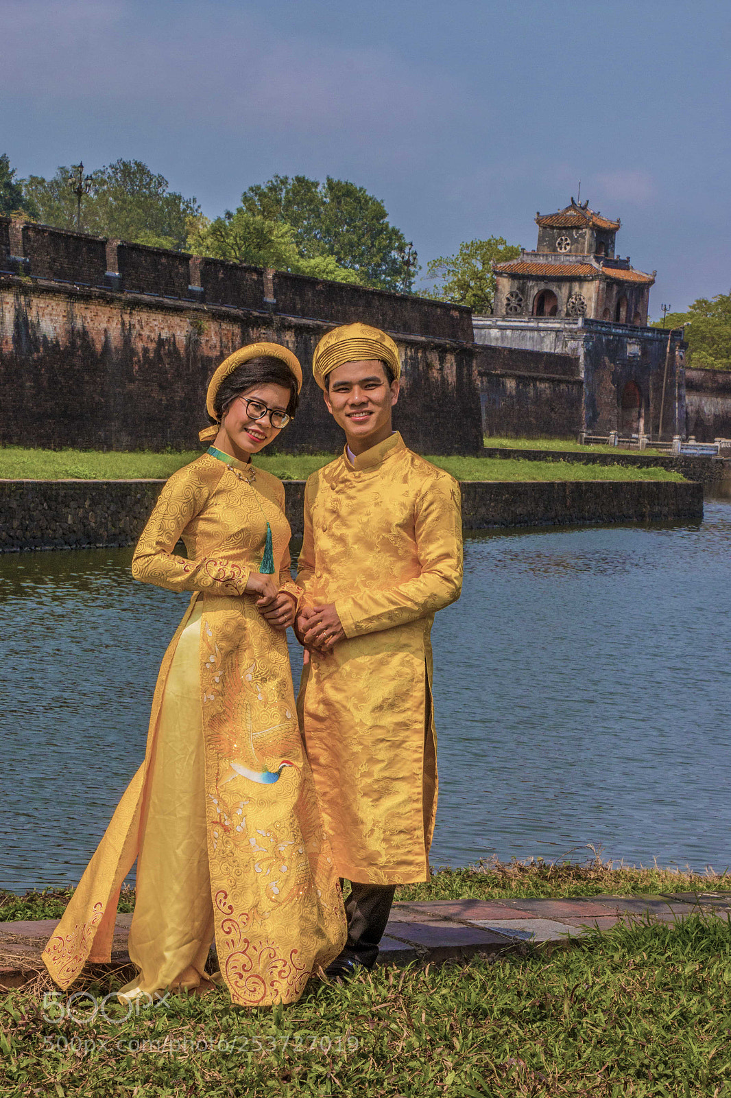 Canon EOS 70D sample photo. Wedding party at hue photography