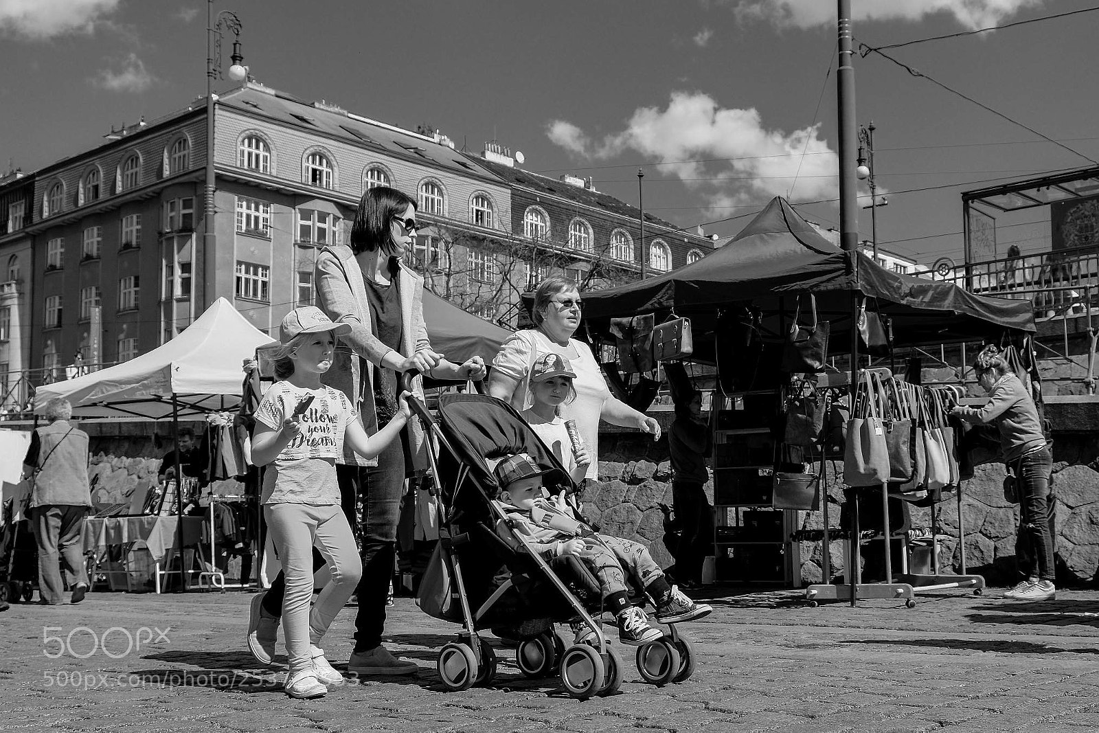 Fujifilm X-E2 sample photo. His 4 girls photography