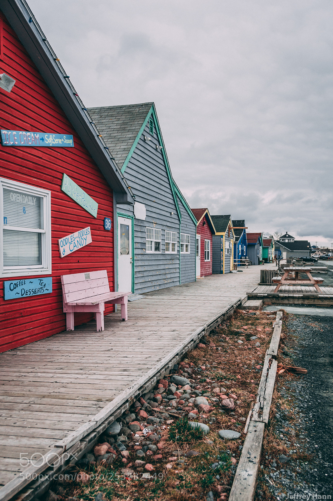 Nikon D7100 sample photo. Too cold for the photography