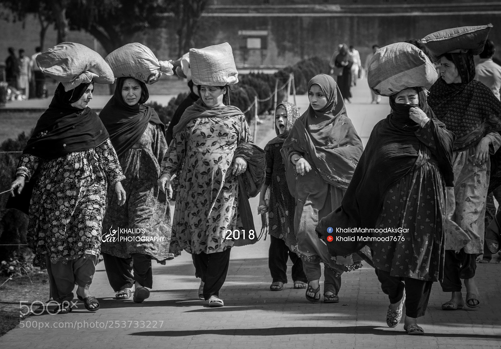 Nikon D7100 sample photo. The group photography