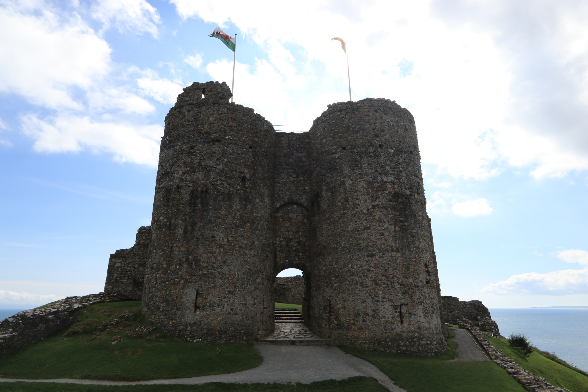 Canon EF-S 10-22mm F3.5-4.5 USM sample photo. Castillo de criccieth (gales) reino unido photography