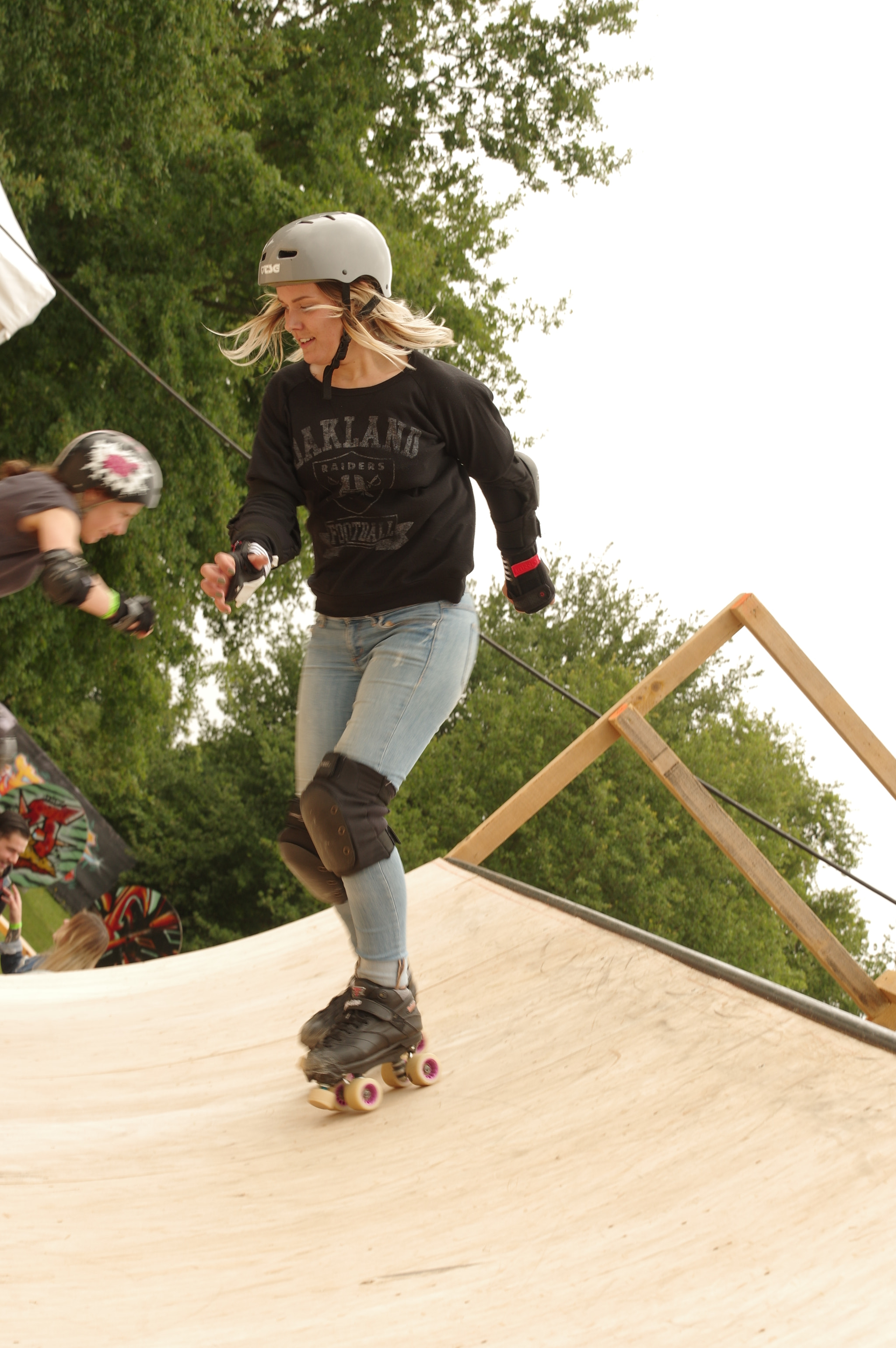 Pentax K-3 II + Pentax smc DA 18-270mm F3.5-6.3 ED SDM sample photo. Funambule du velo et du skate photography