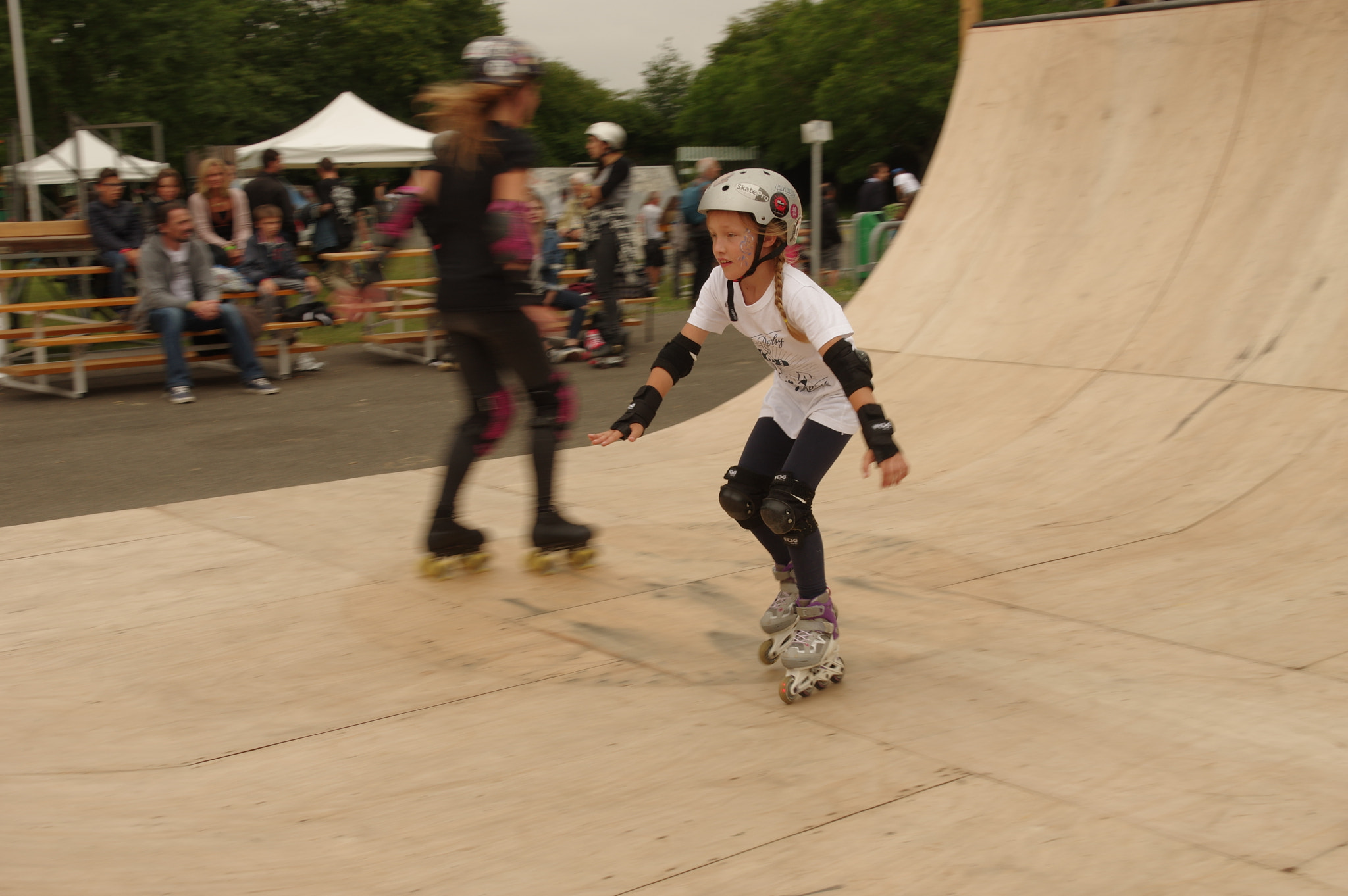 Pentax K-3 II + Pentax smc DA 18-270mm F3.5-6.3 ED SDM sample photo. Funambule du velo et du skate photography