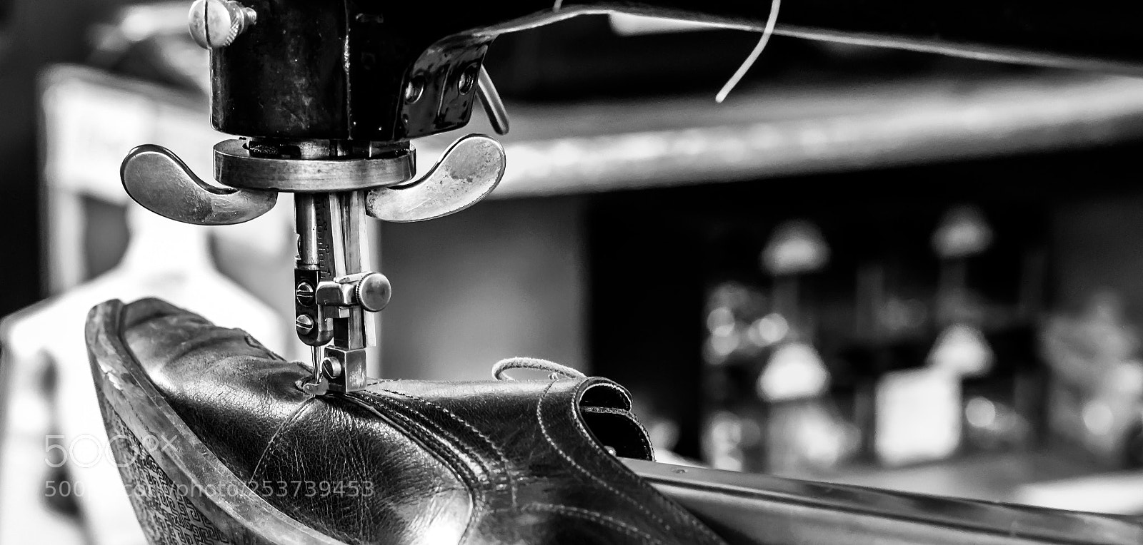 Canon EOS 5D Mark IV sample photo. Schuster bei der arbeit photography