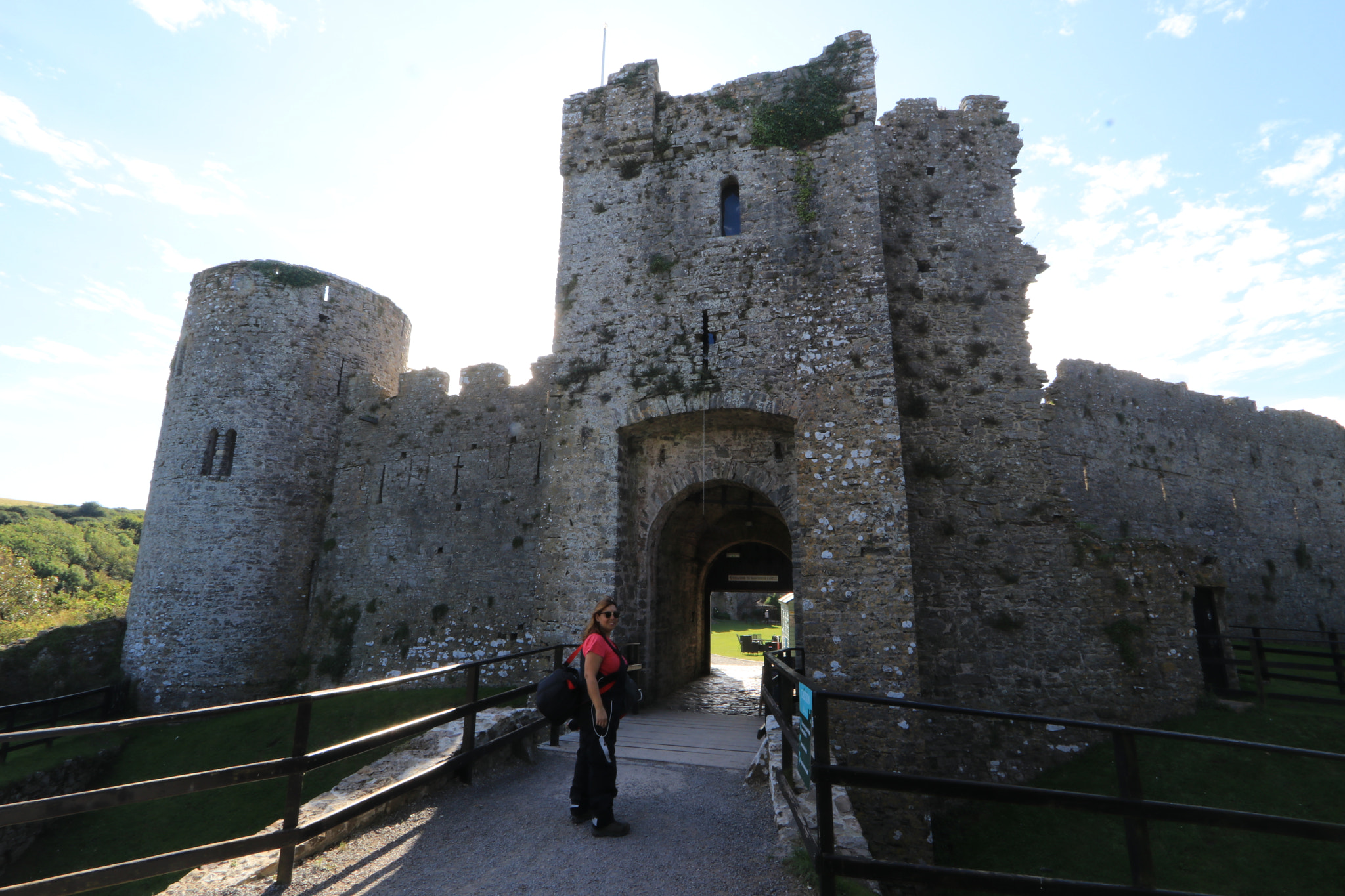 Canon EF-S 10-22mm F3.5-4.5 USM sample photo. Castillo de manorbier (gales) reino unido photography