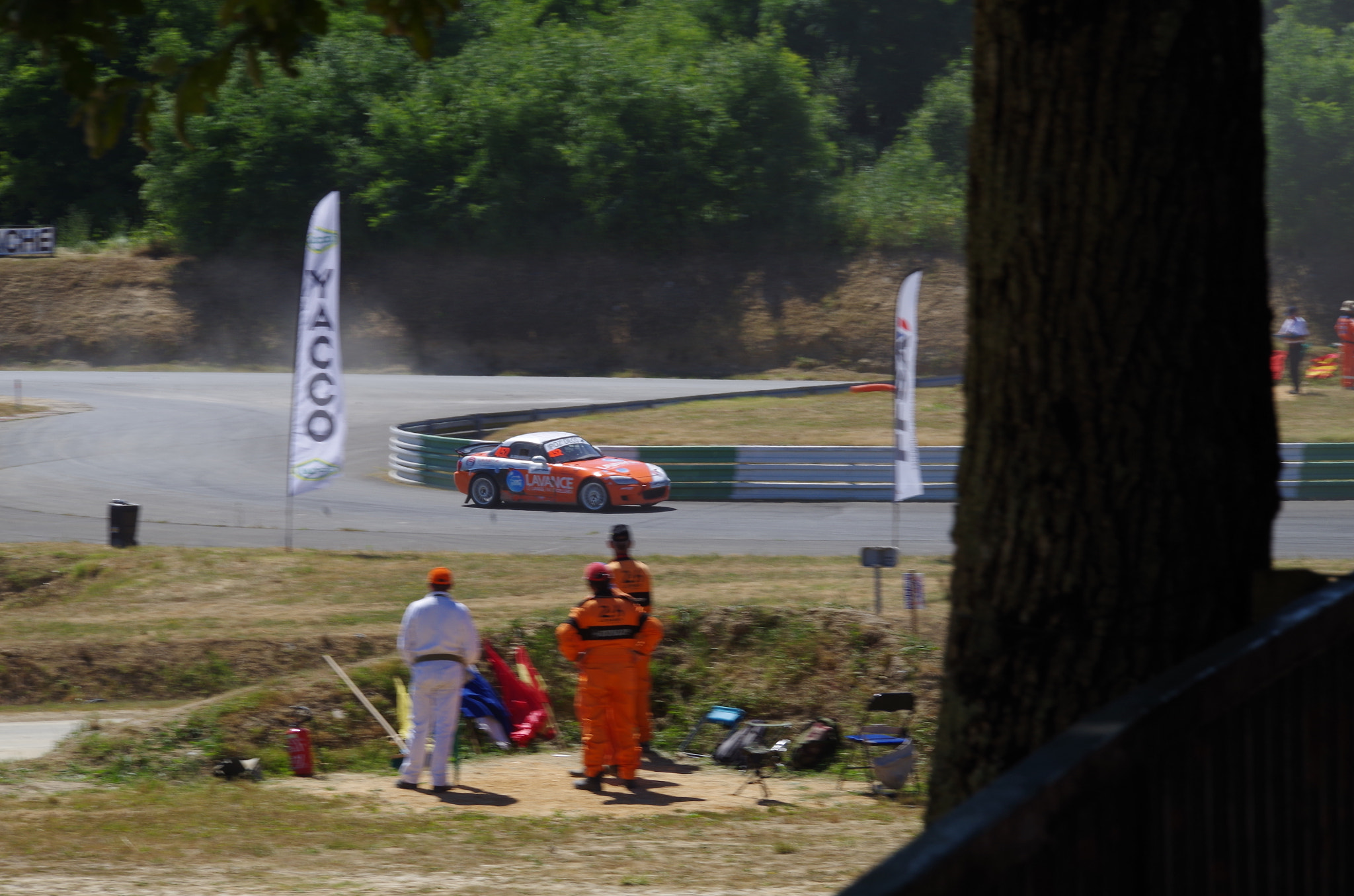 Pentax K-30 + Pentax smc DA 18-270mm F3.5-6.3 ED SDM sample photo. Les fous du volant - rallye cross photography