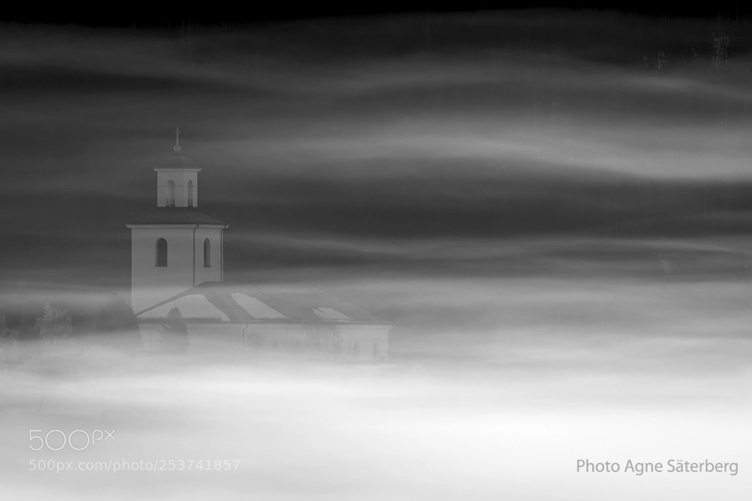 Canon EOS 5D Mark IV sample photo. Church in fog photography
