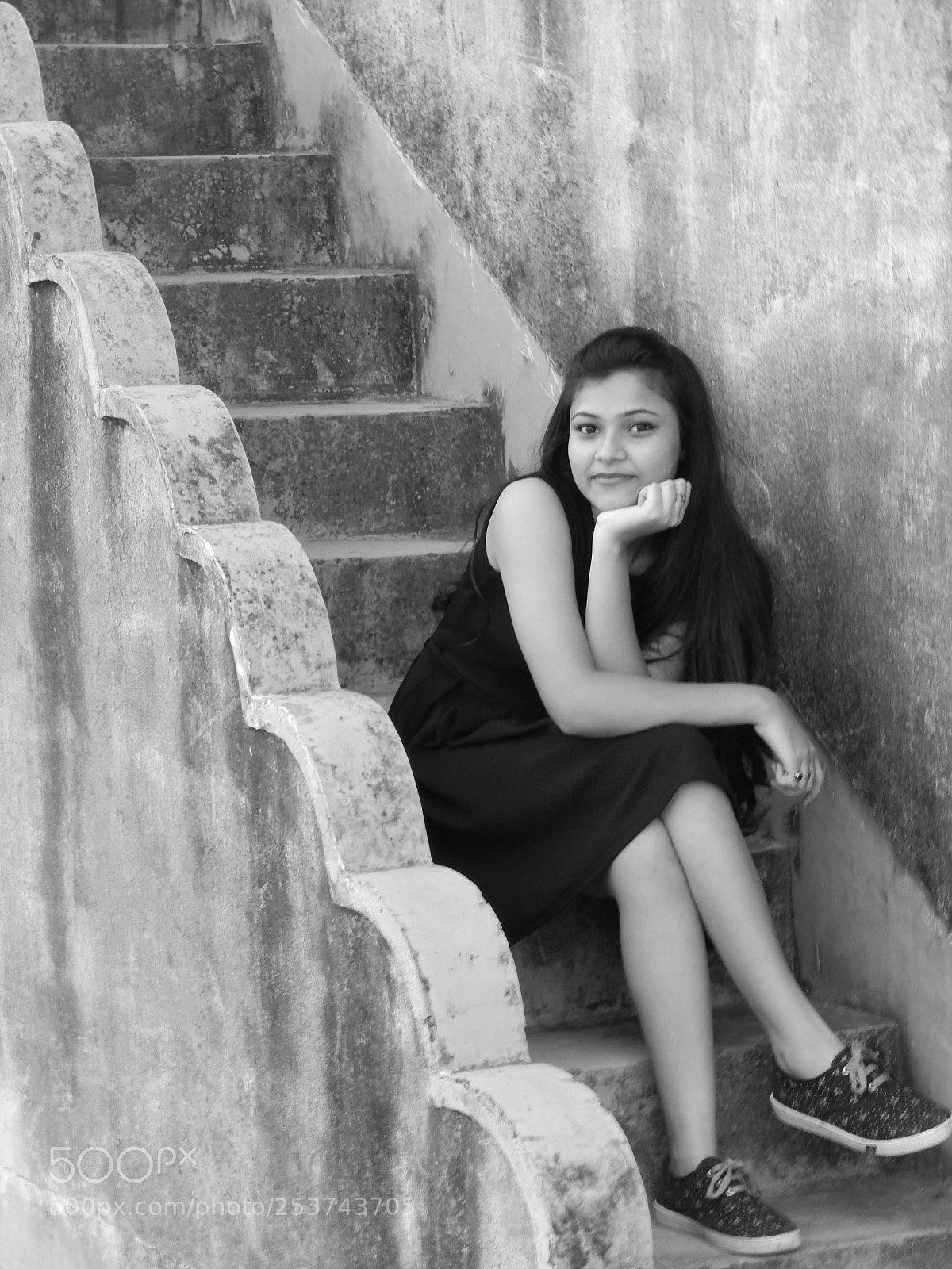 Nikon Coolpix L830 sample photo. Black & white portrait photography
