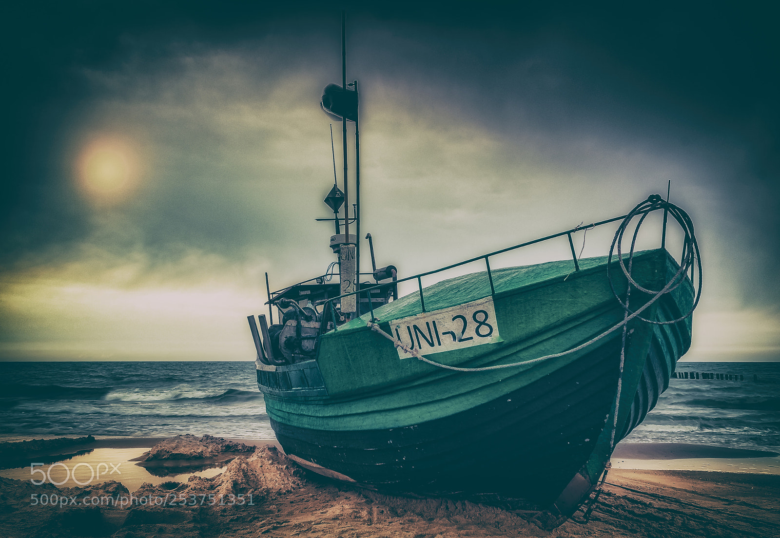 Nikon D300S sample photo. Oldschool fishing boat photography