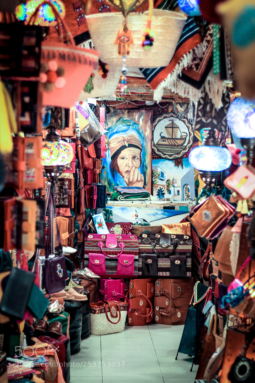 Canon EOS 500D (EOS Rebel T1i / EOS Kiss X3) sample photo. Traditional shop from old photography