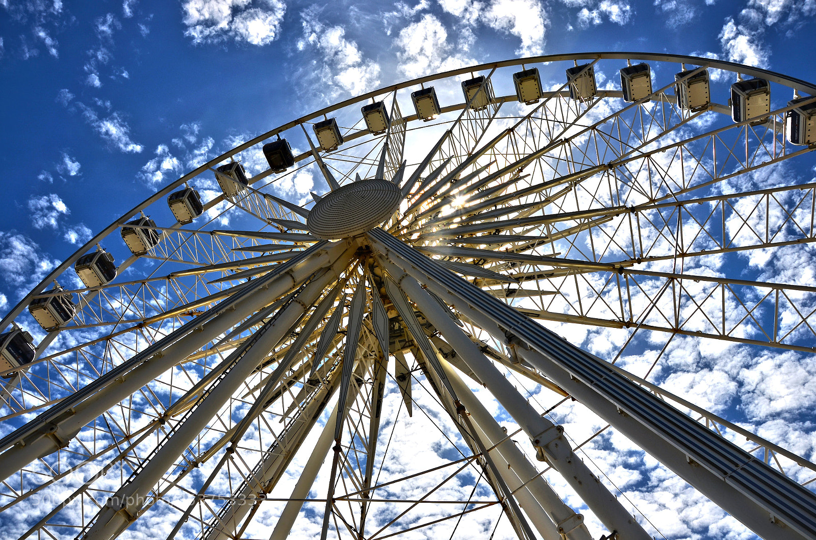 Nikon D5100 sample photo. Carousel photography