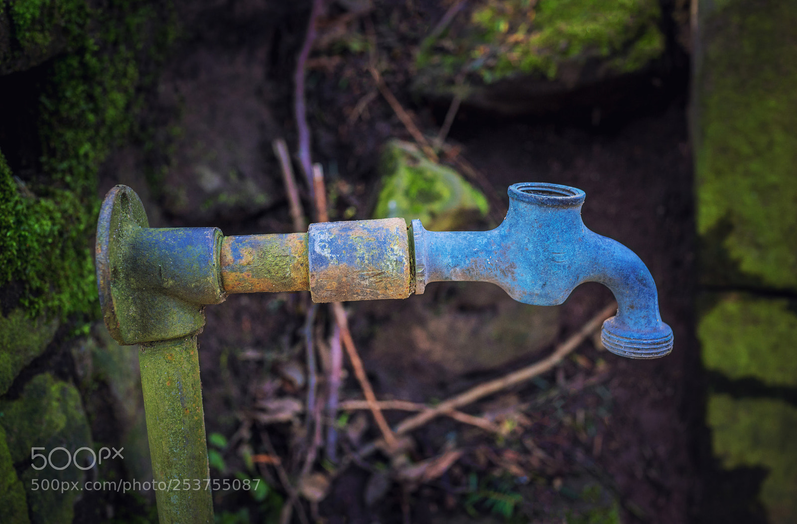 Sony Cyber-shot DSC-RX1 sample photo. Old rusty water faucet photography