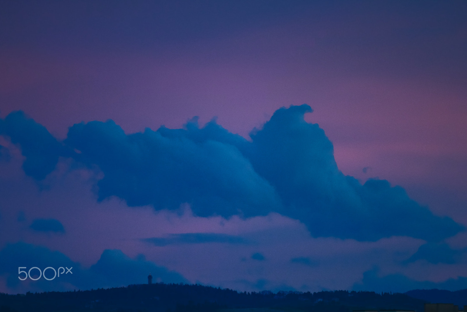 Canon EOS 70D + Tamron SP 35mm F1.8 Di VC USD sample photo. Clouds in blue hour photography