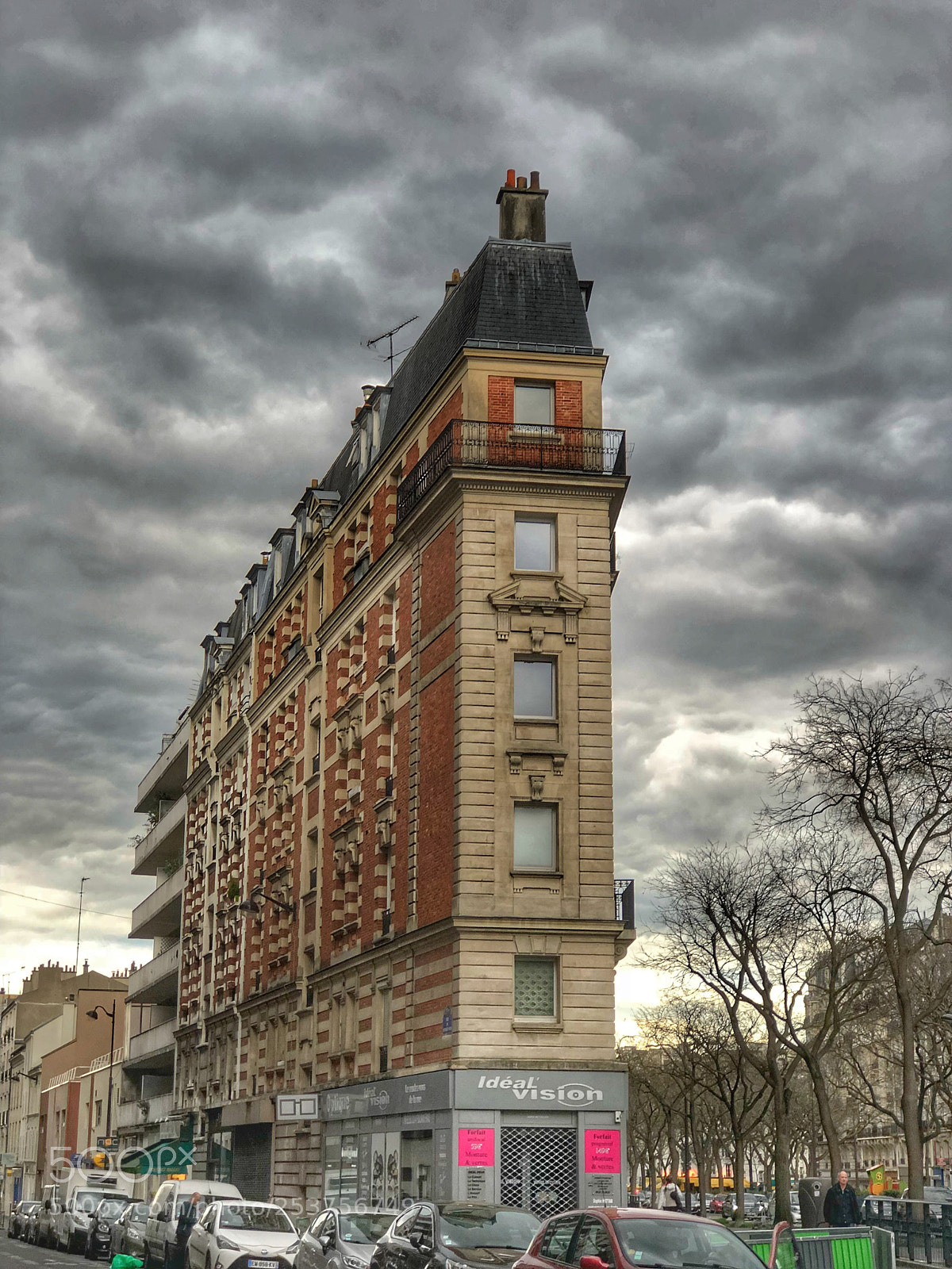 Apple iPhone 8 Plus sample photo. The brick boat parisian photography