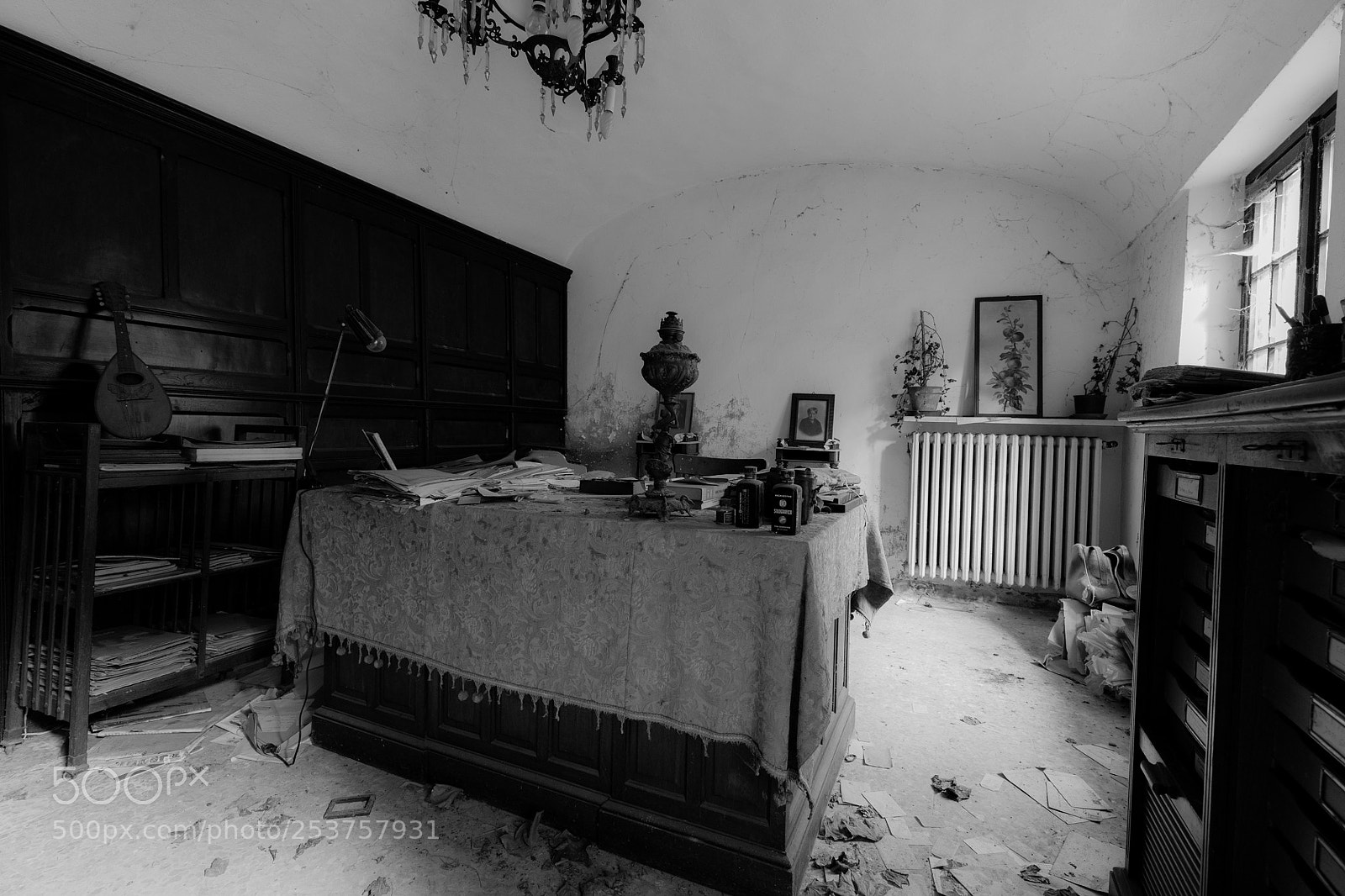 Canon EOS 5D Mark IV sample photo. Office room photography
