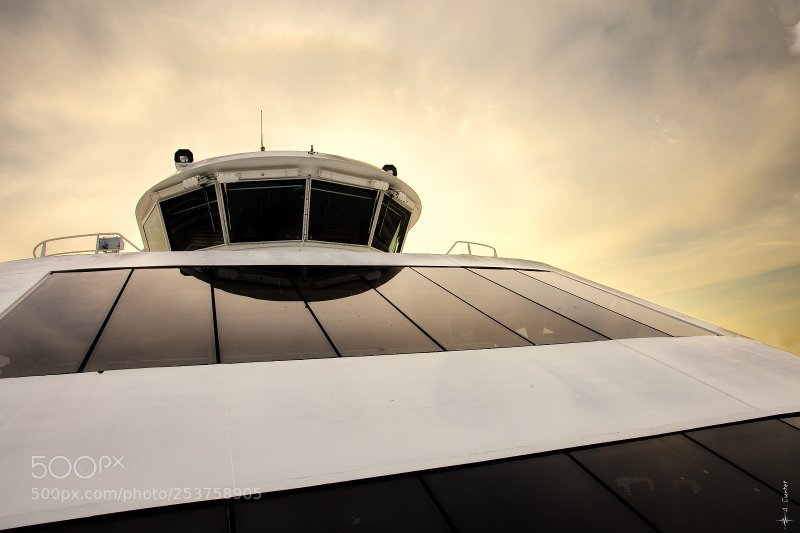 Canon EOS 6D + Canon EF 17-40mm F4L USM sample photo. - ship's bridge - photography