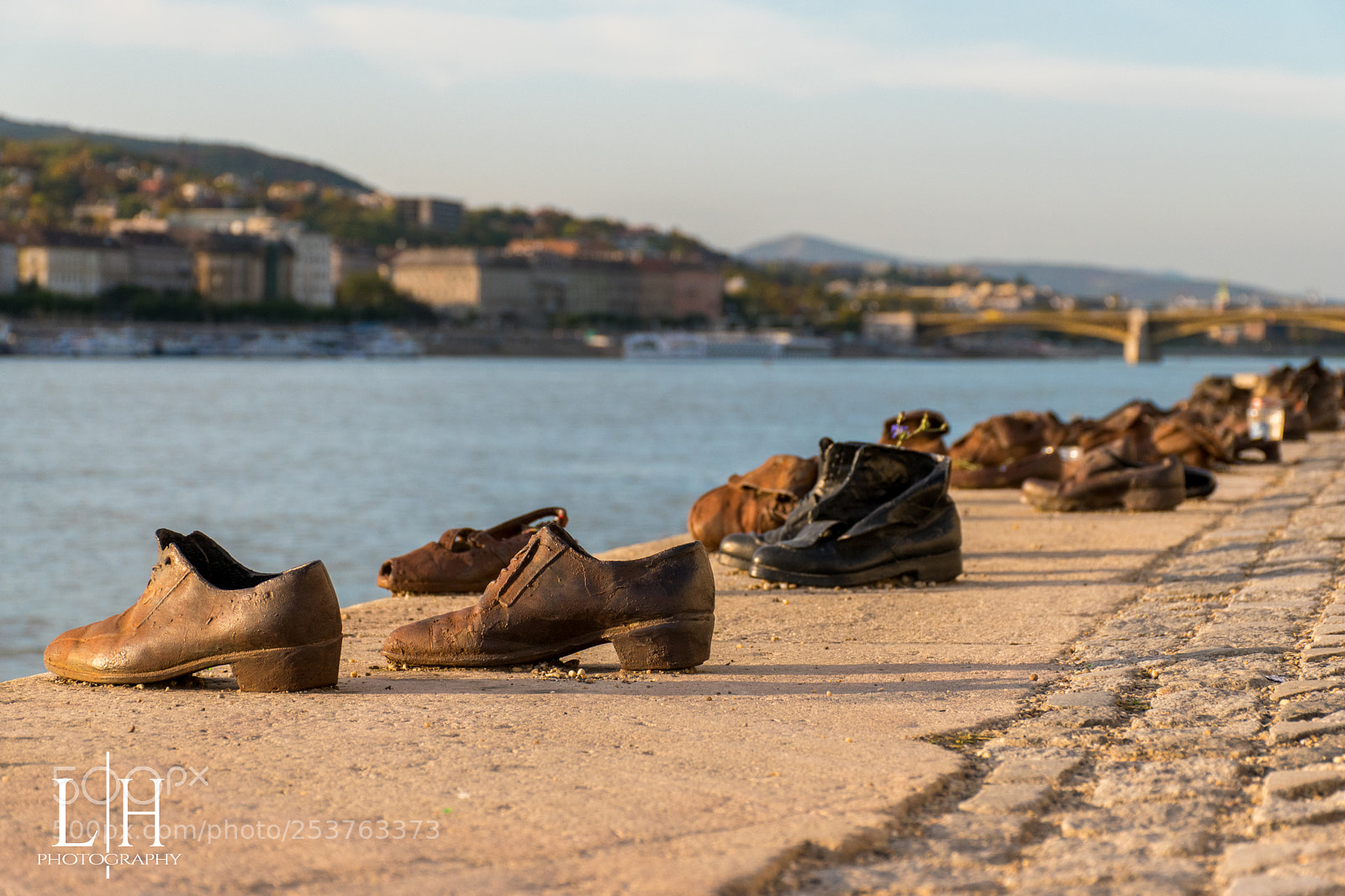 Nikon D5500 sample photo. Shoes on the danube photography