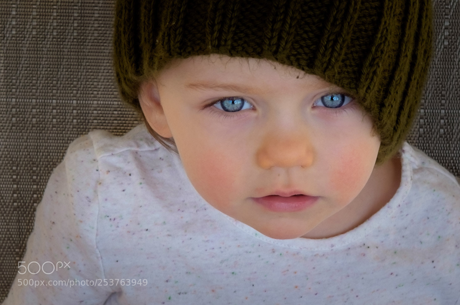 Fujifilm X-E2 sample photo. In her uncle's hat photography