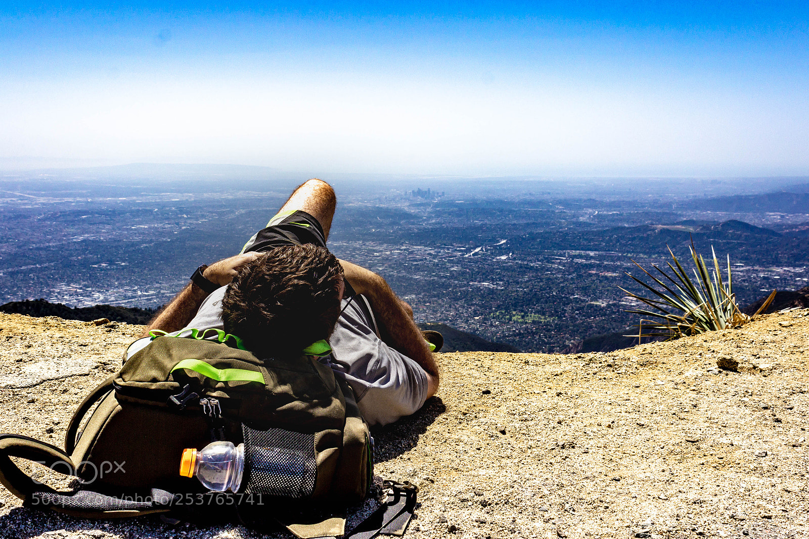 Canon EOS 600D (Rebel EOS T3i / EOS Kiss X5) sample photo. Resting on top of photography