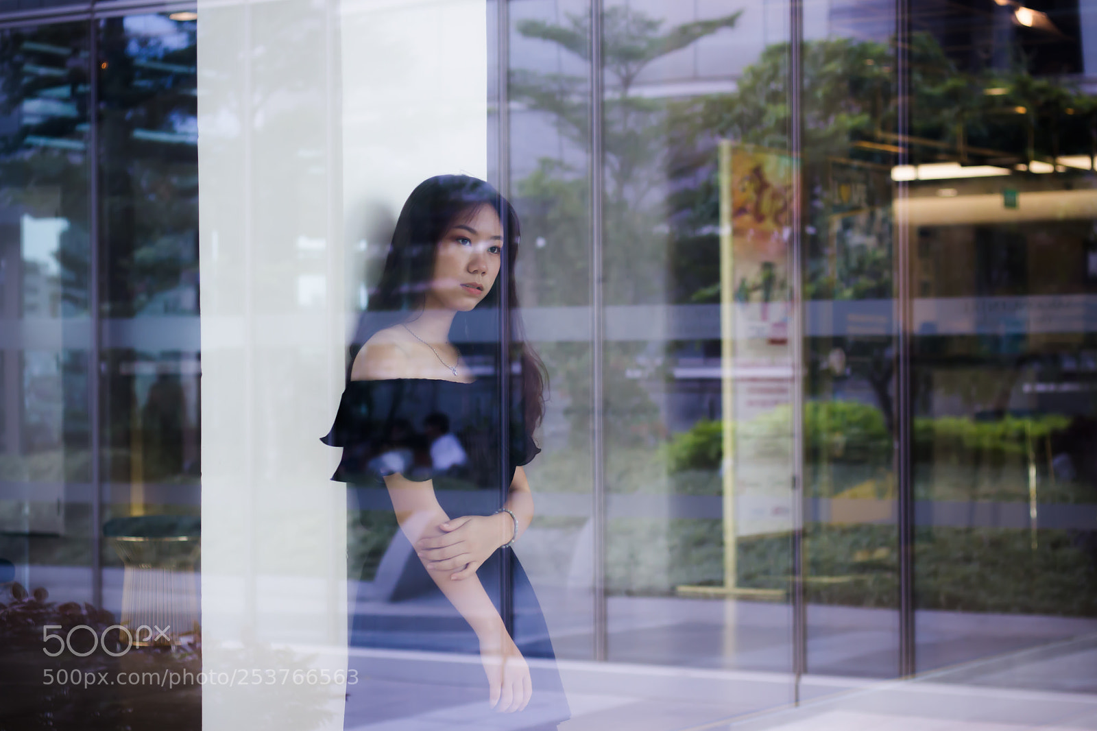 Canon EOS 700D (EOS Rebel T5i / EOS Kiss X7i) sample photo. Takashimaya with my friend photography