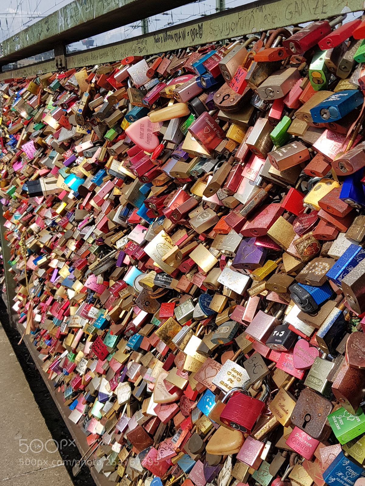 Samsung Galaxy S8+ sample photo. Lockers photography