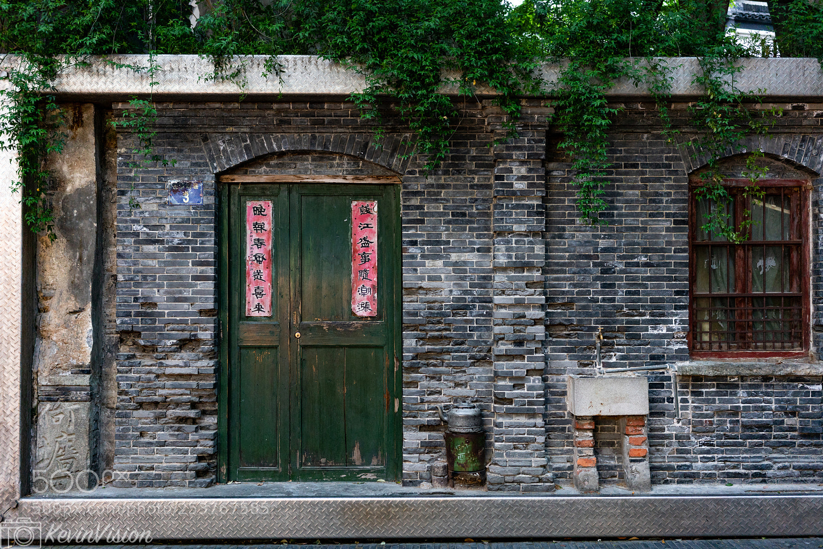 Sony a7R III sample photo. The old building photography