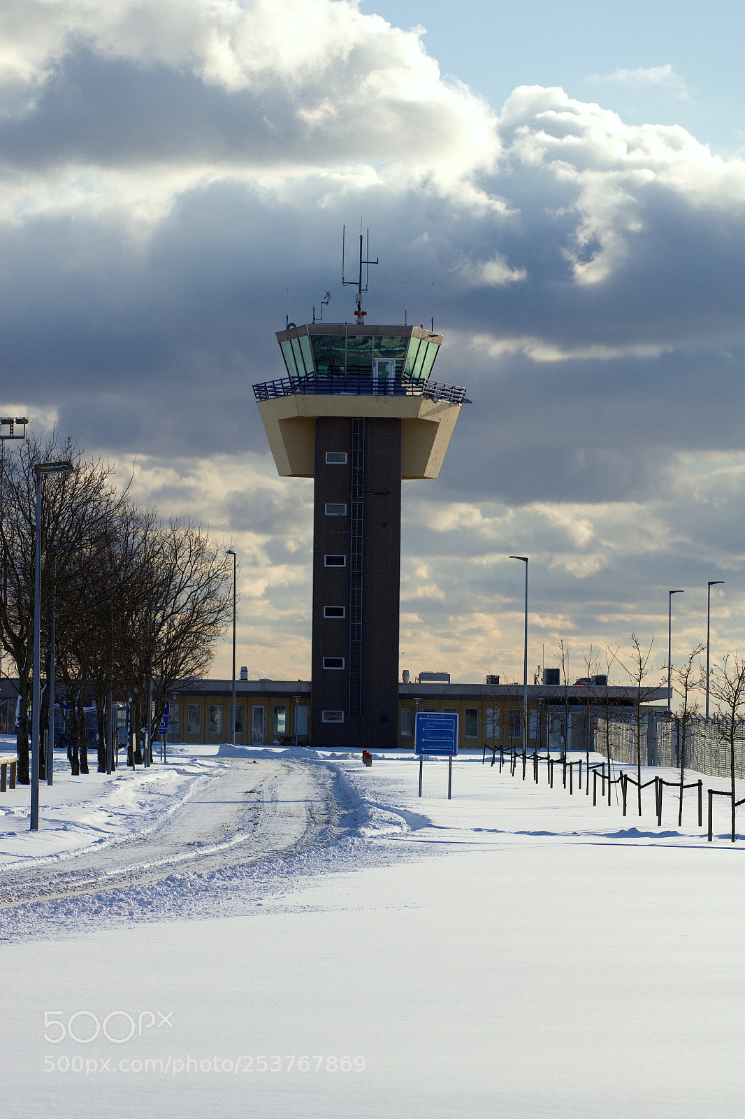 Canon EOS 750D (EOS Rebel T6i / EOS Kiss X8i) sample photo. Tower of power photography