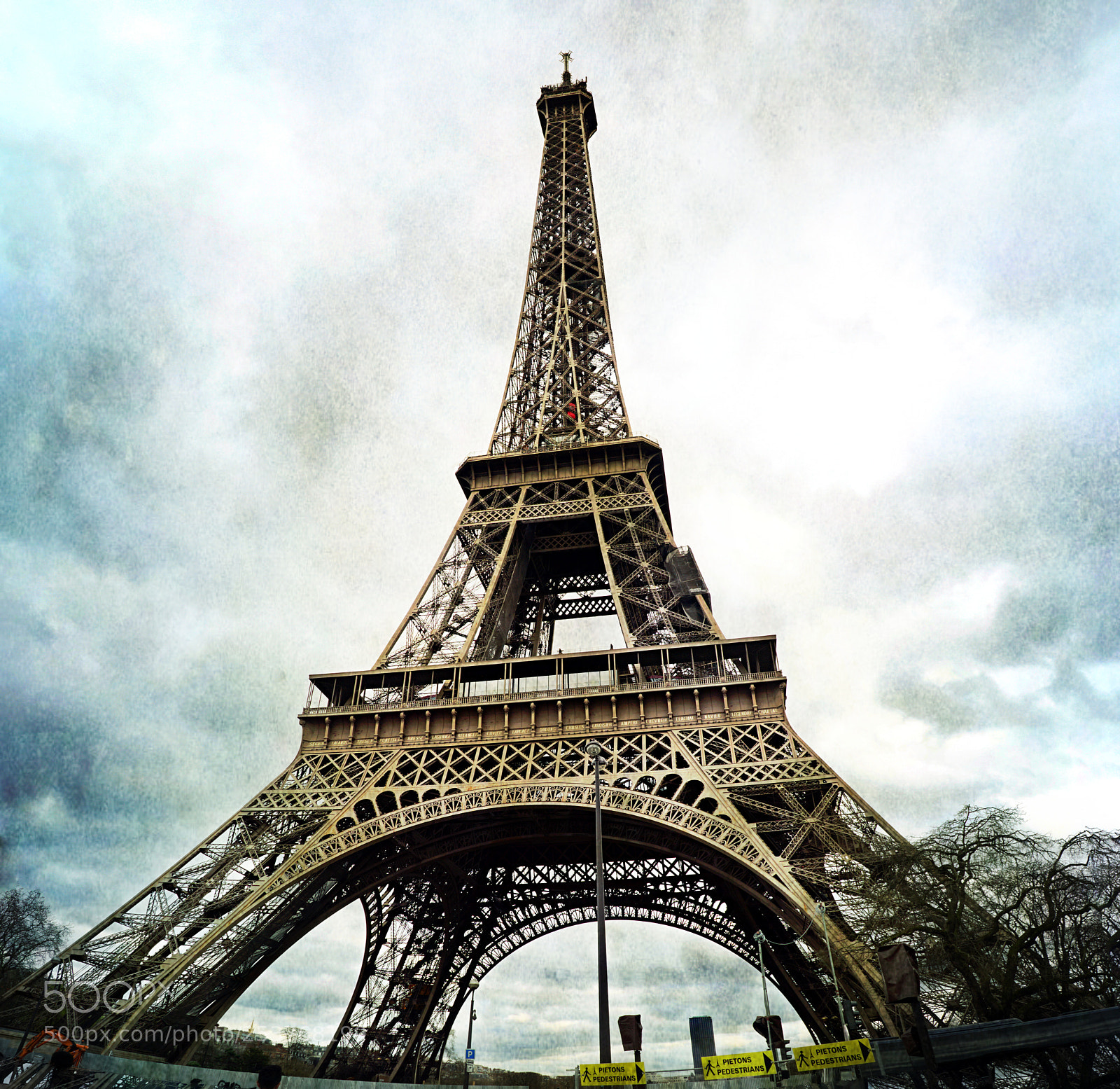 Sony a6500 sample photo. Eiffel tower photography