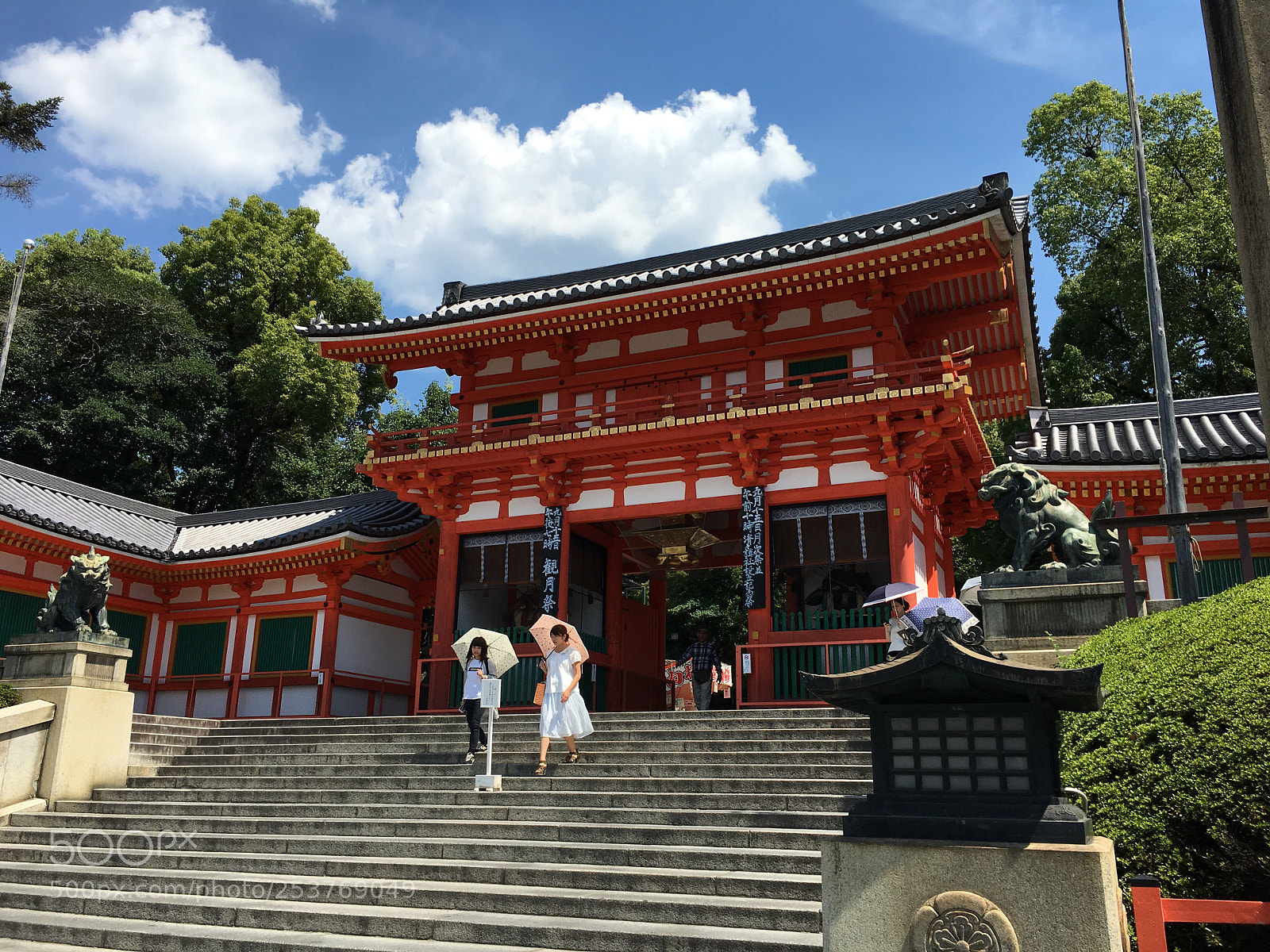 Apple iPhone 6s sample photo. Yasaka shrine photography