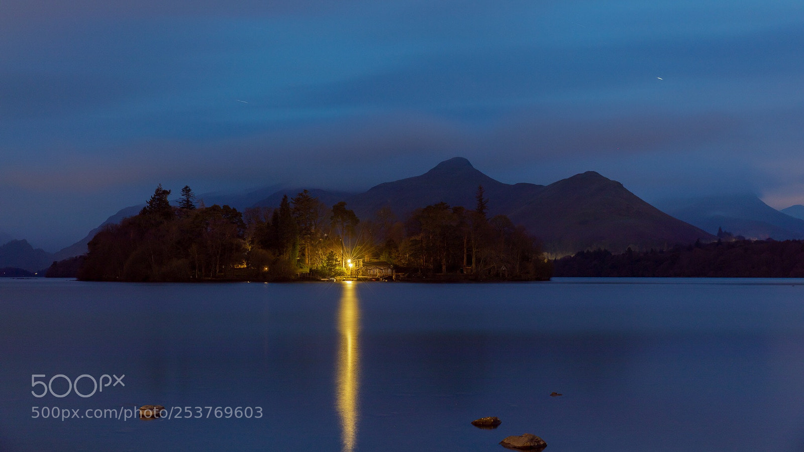 Canon EOS 5D Mark IV sample photo. Derwentwater after dark photography