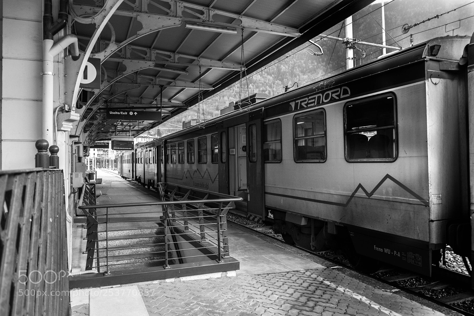 Fujifilm X-T2 sample photo. Bernina expres tirano san photography