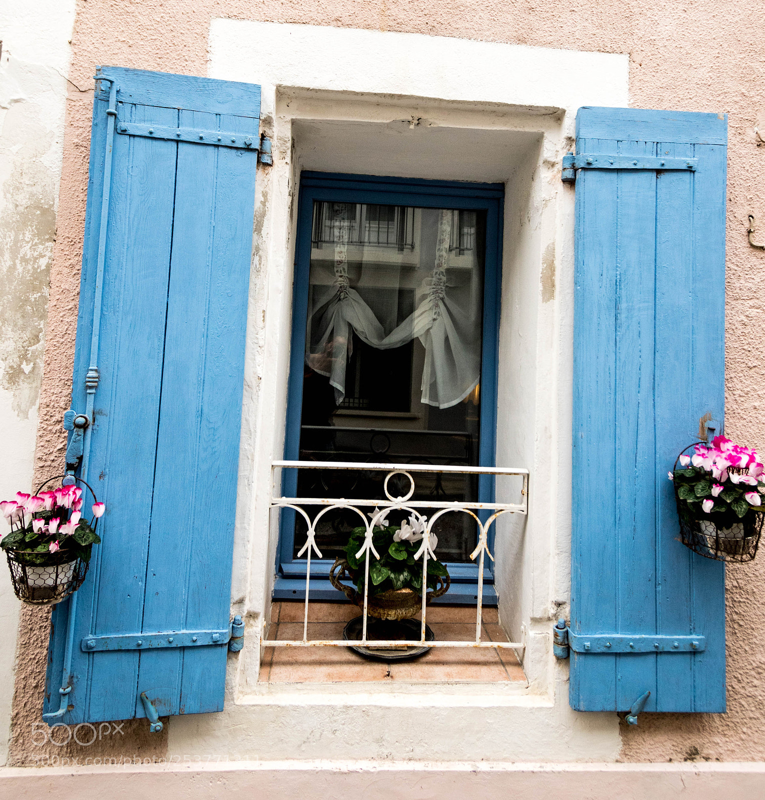 Canon EOS 7D Mark II sample photo. Window to the summer photography