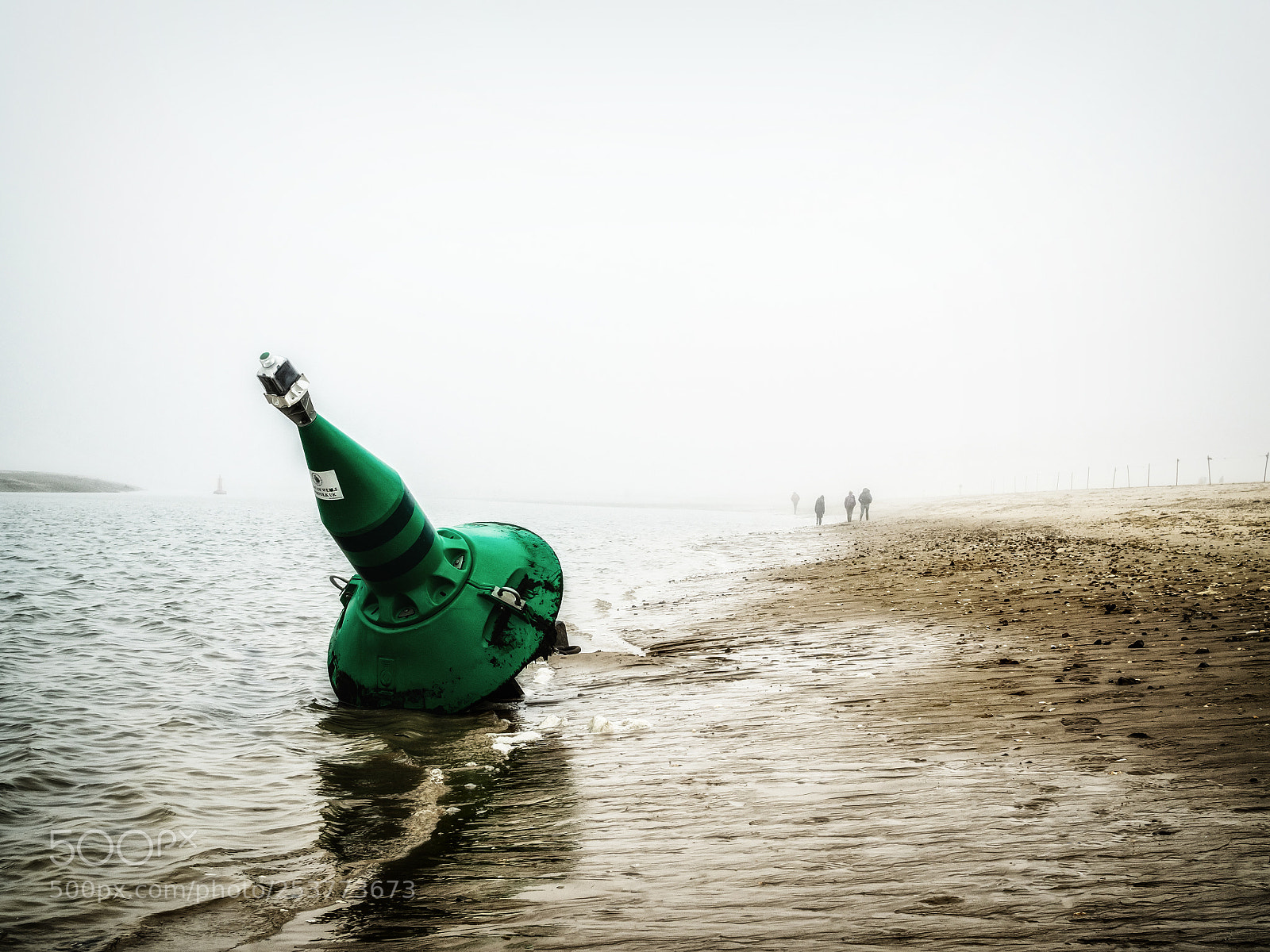 Olympus OM-D E-M5 II sample photo. A grey beach day photography