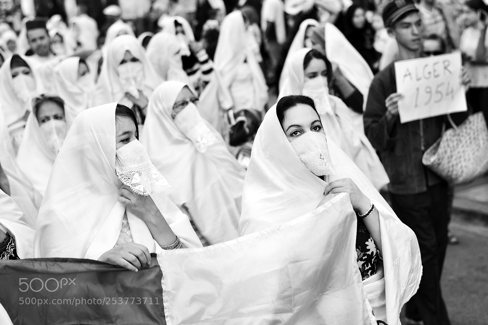 Nikon D3100 sample photo. Tradional algerian dress photography