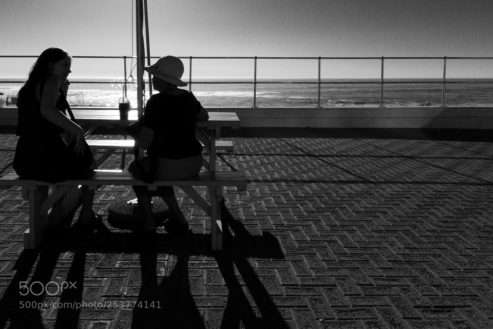 Canon EOS 650D (EOS Rebel T4i / EOS Kiss X6i) sample photo. Sunset chat photography