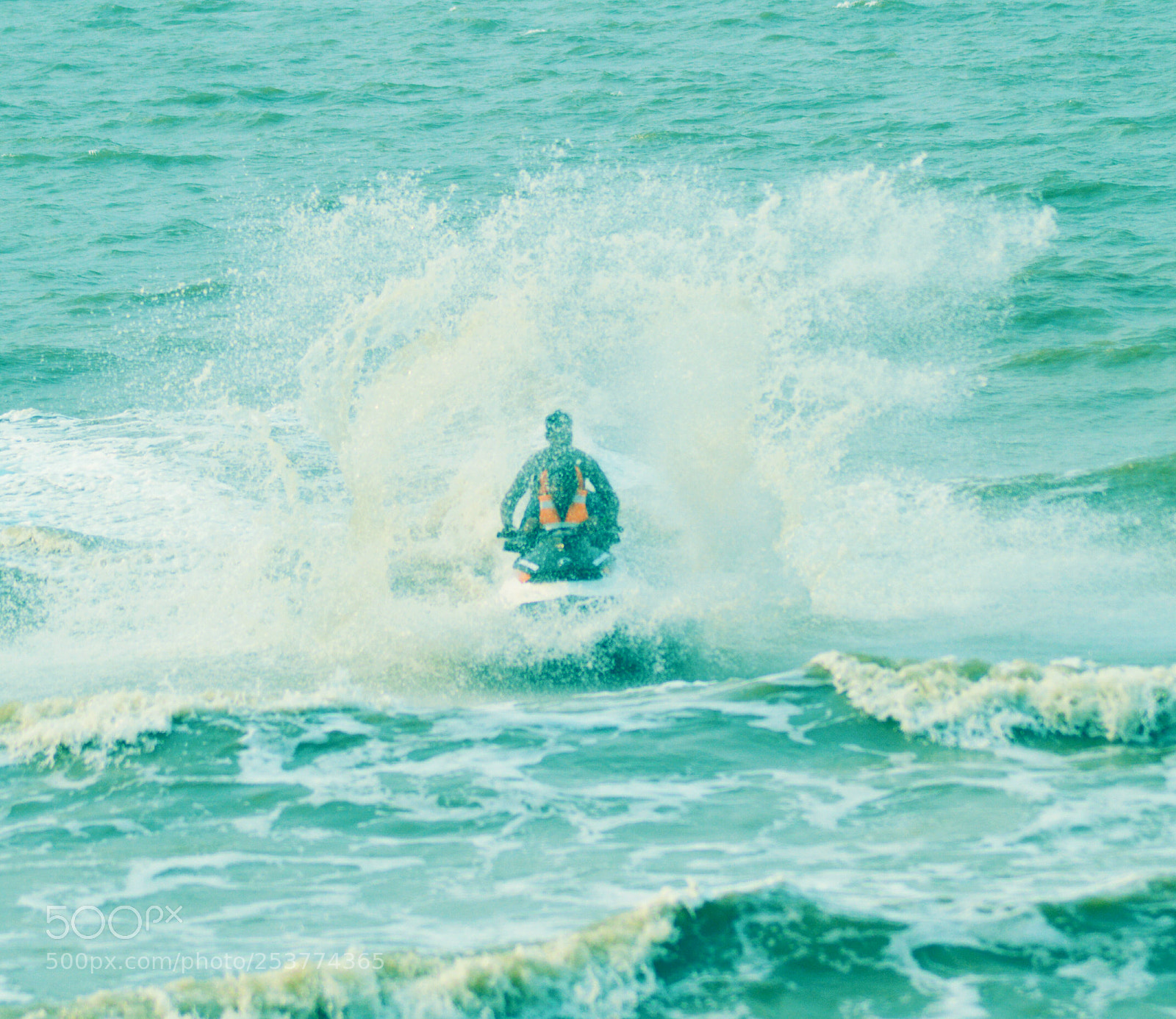 Nikon D3200 sample photo. Water blust photography