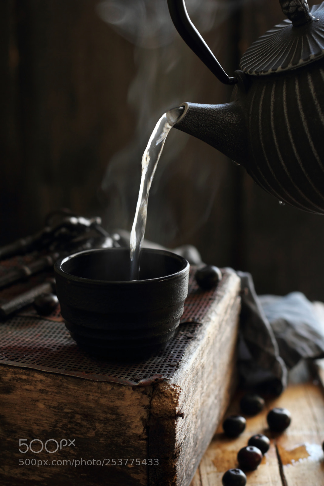 Canon EOS 60D sample photo. Pouring hot water photography
