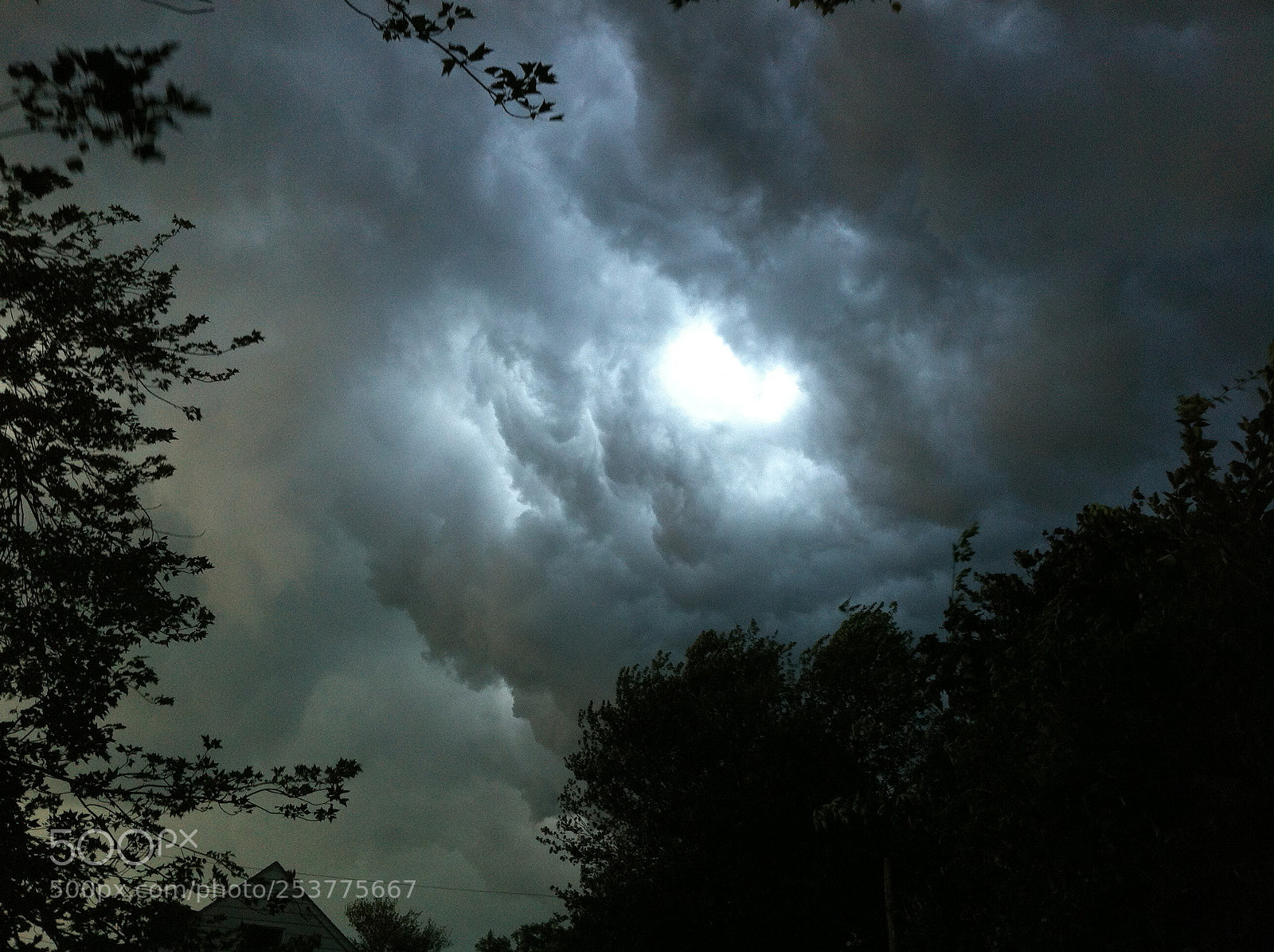 Apple iPhone 4 sample photo. The aliens were coming photography